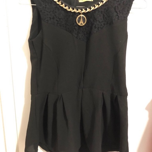 Tops and dresses. - Picture 3 of 6